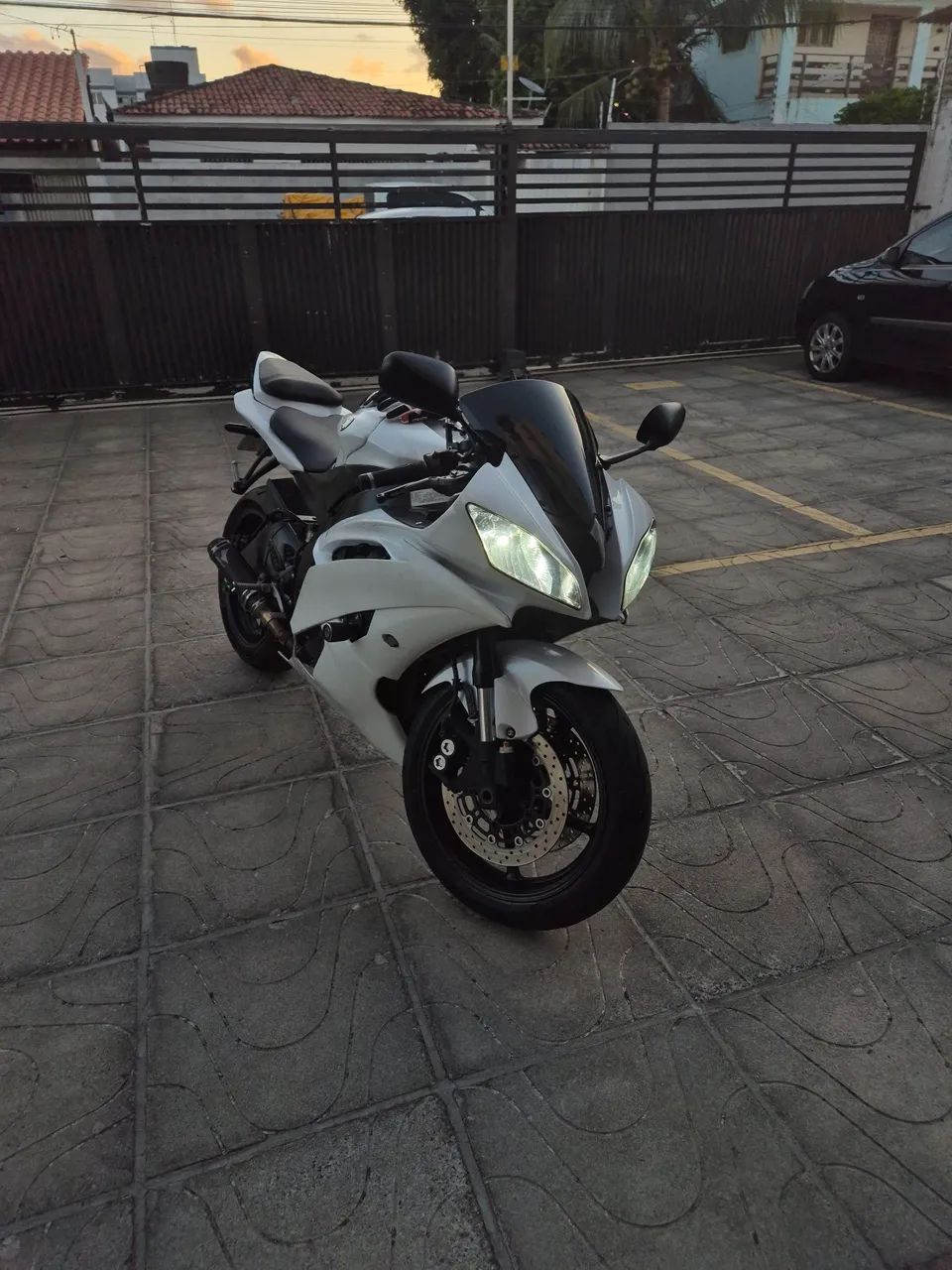 YAMAHA YZF - R6 - PARA VENDER LOGO