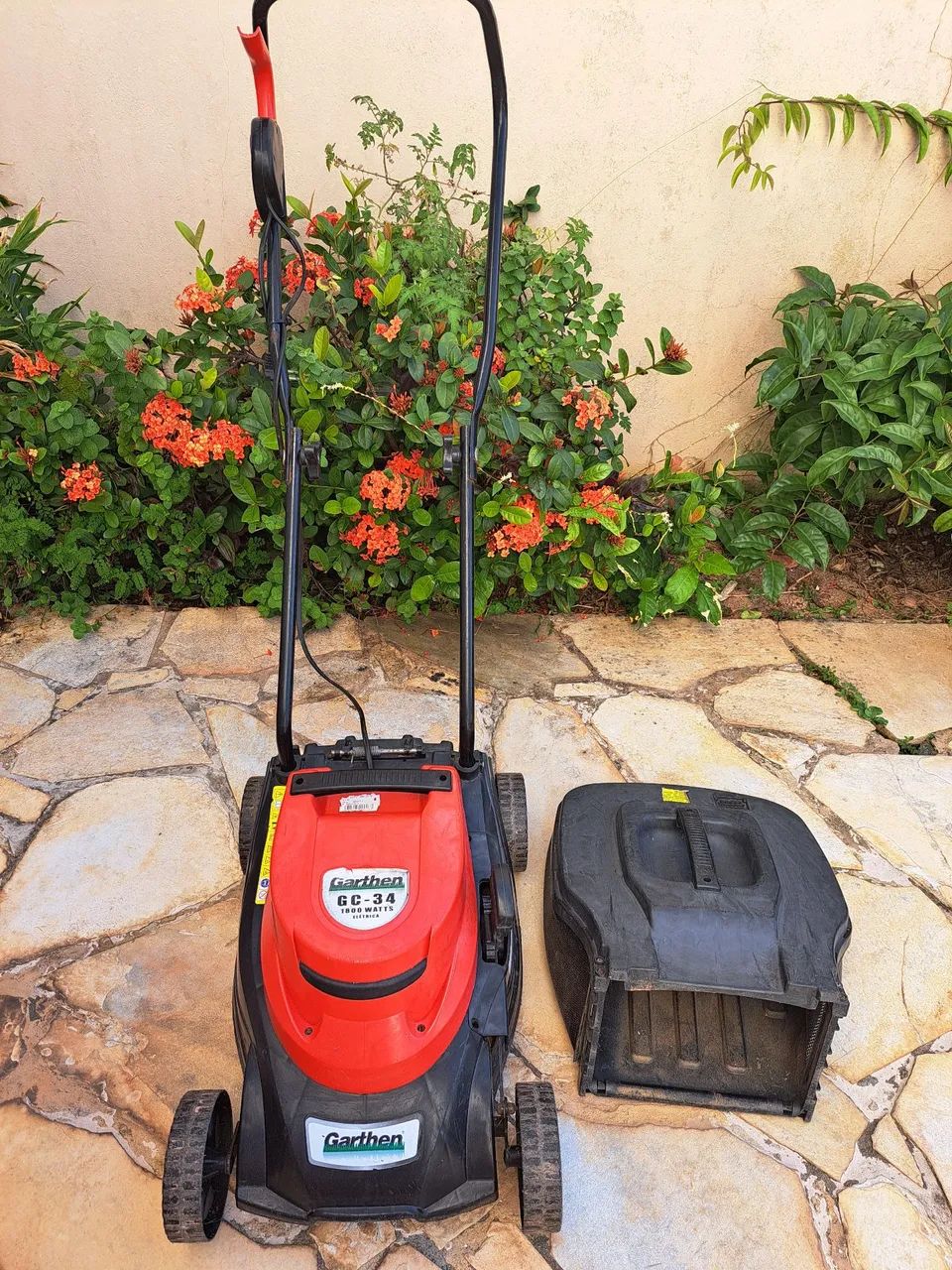 Roçadeira Elétrica Garthen GC-34 1800W - Foto 3