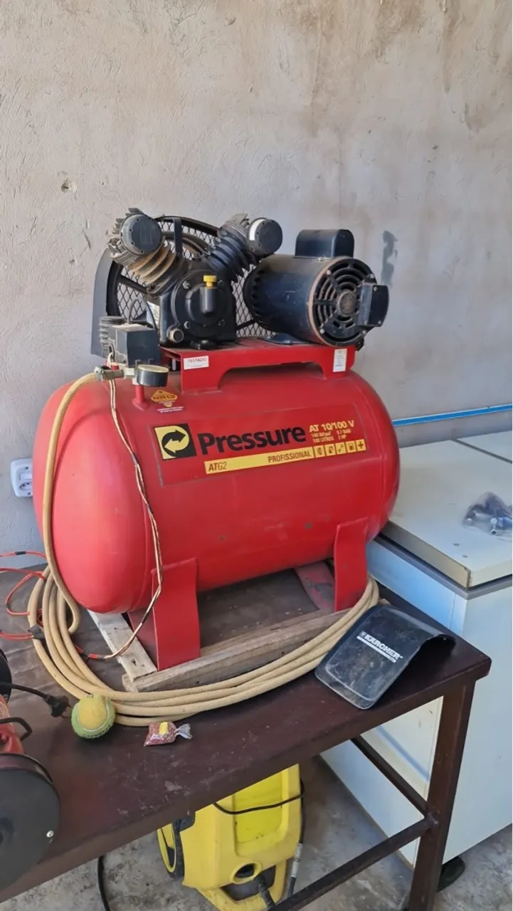 Compressor de Ar Pressure AT 10/100V - Profissional