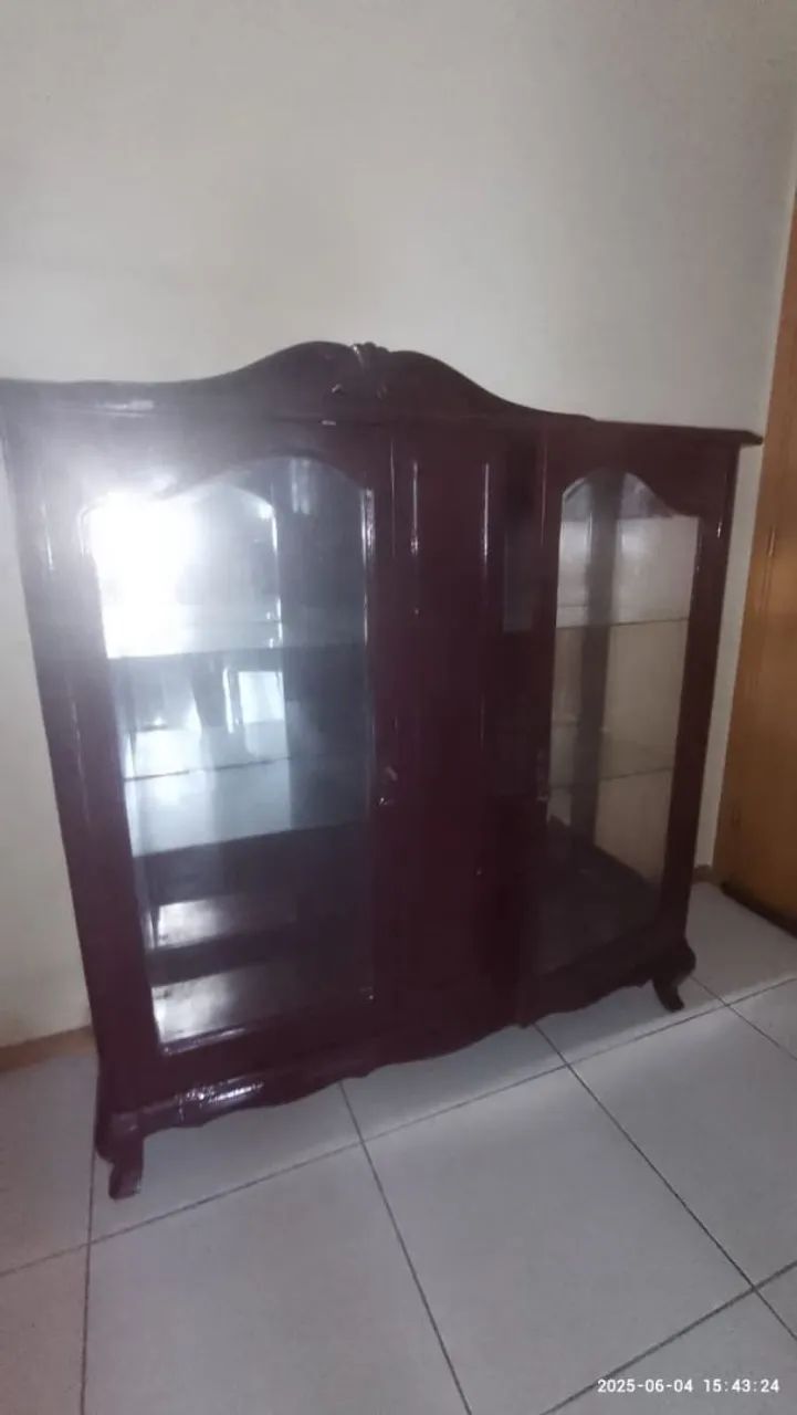 Cristaleira de Madeira Clássica - Foto 4