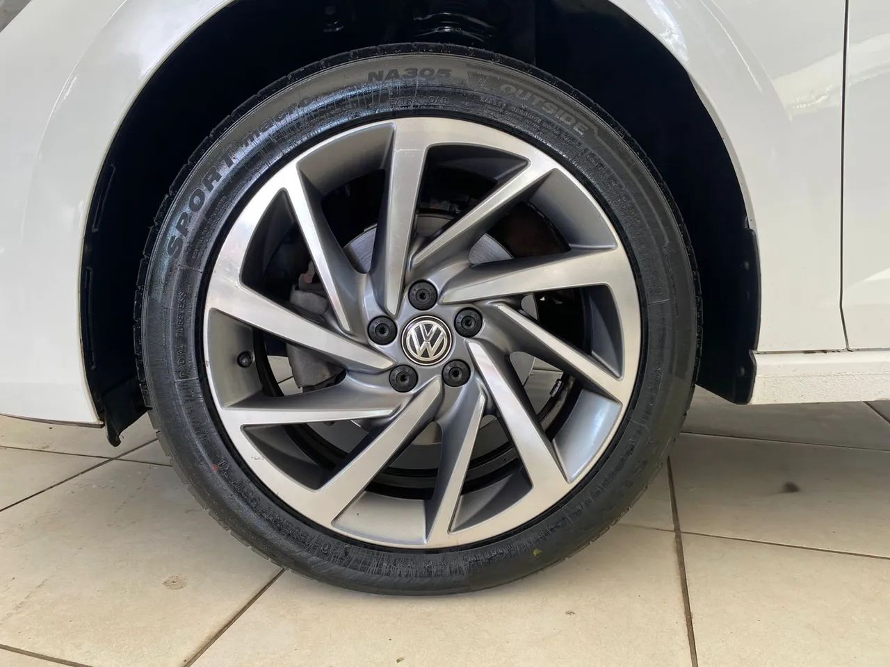 VOLKSWAGEN / POLO HIGHLINE 1.0 200 TSI FLEX AUT. - Foto 5