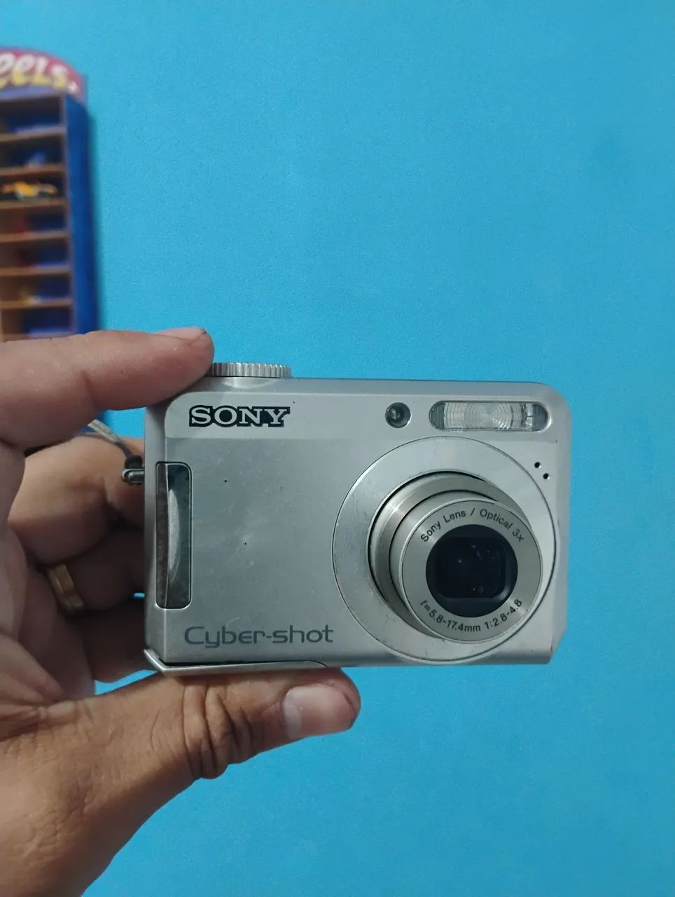 Câmera Digital Sony Cyber-shot 7.2 mp s650