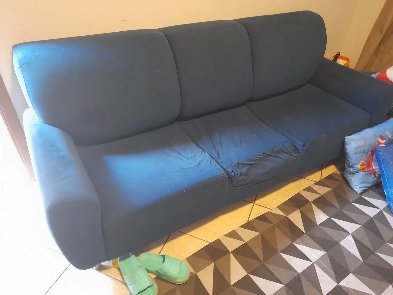 Sofá de 3 lugares azul - Foto 4