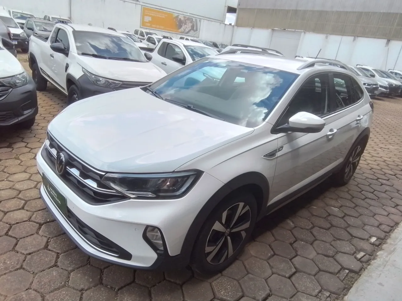 Volkswagen Nivus 2024 1.0 200 tsi total flex highline automático