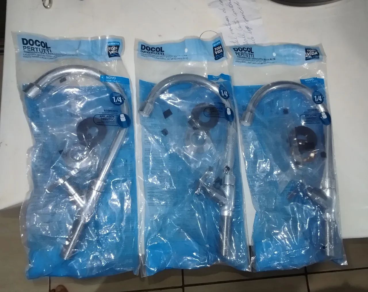 Torneiras Docol Pertutti de bancada ou mesa Novas