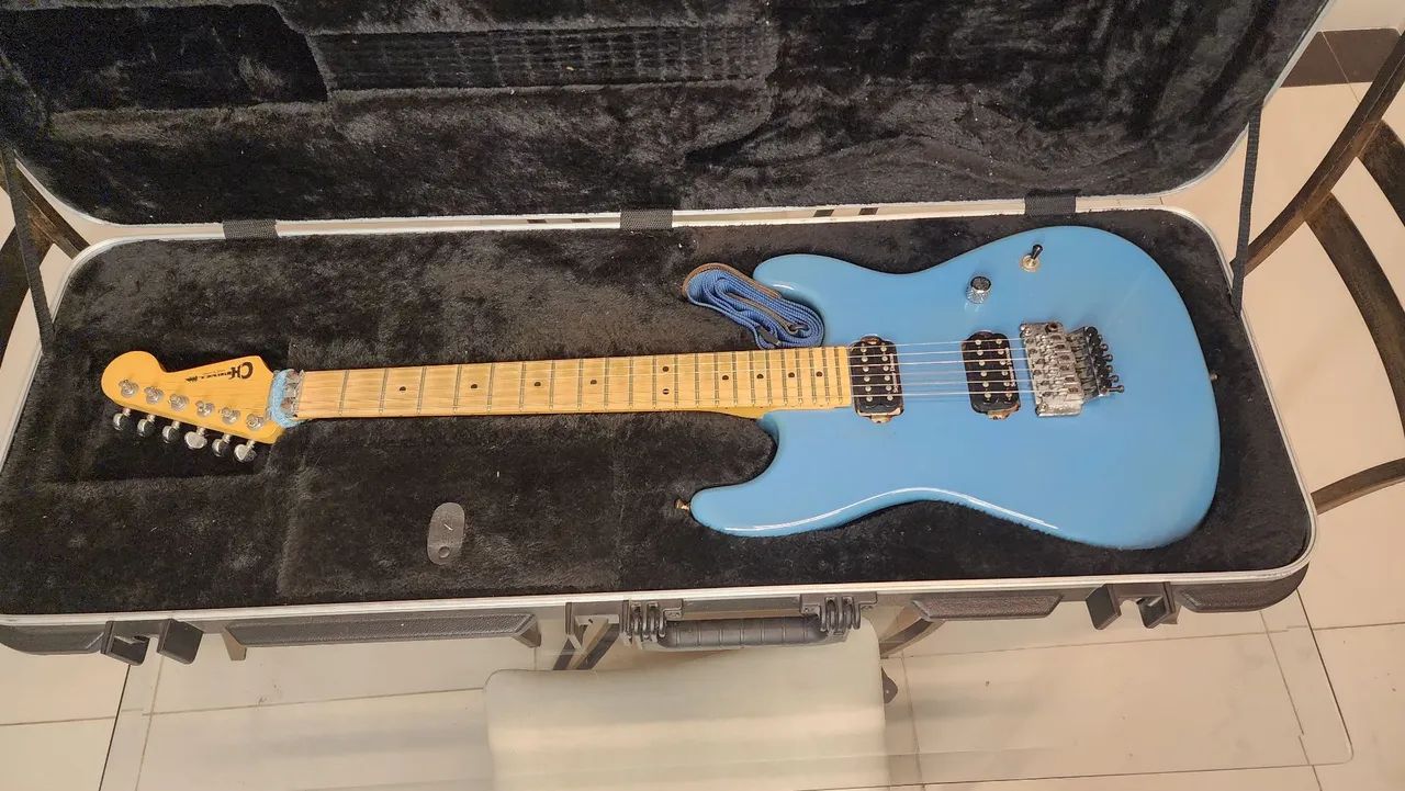 Guitarra Charvell San Dimas Japonesa