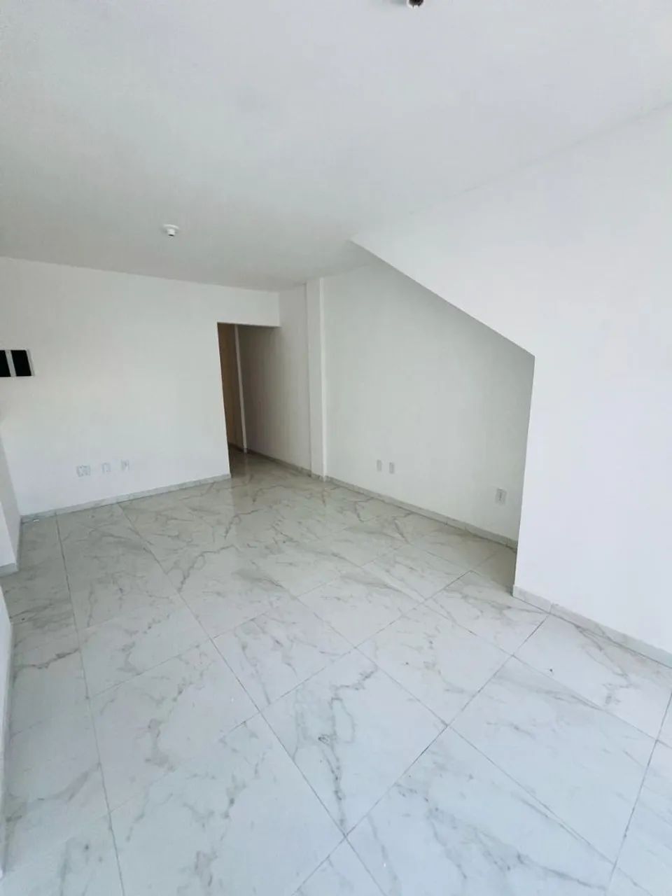 Apartamento térreo com 2 quartos, próximo da praia, comércios e transporte público, a pouc - Foto 3