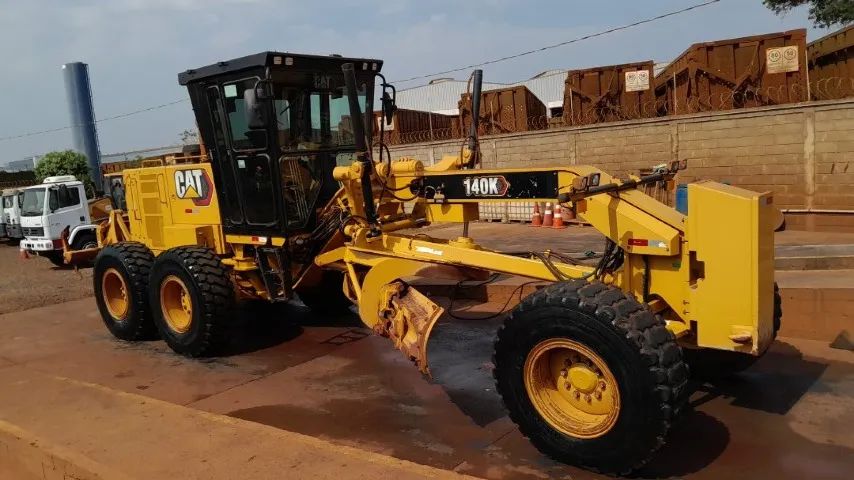 MOTONIVELADORA CAT 140K 17,2T 
