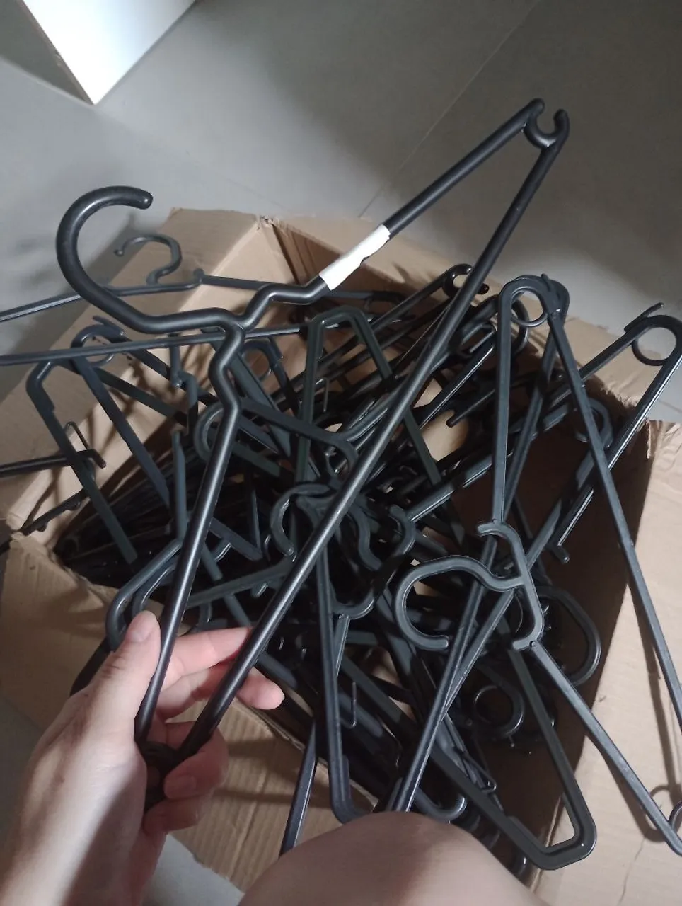 Cabides plástico 27 unidades