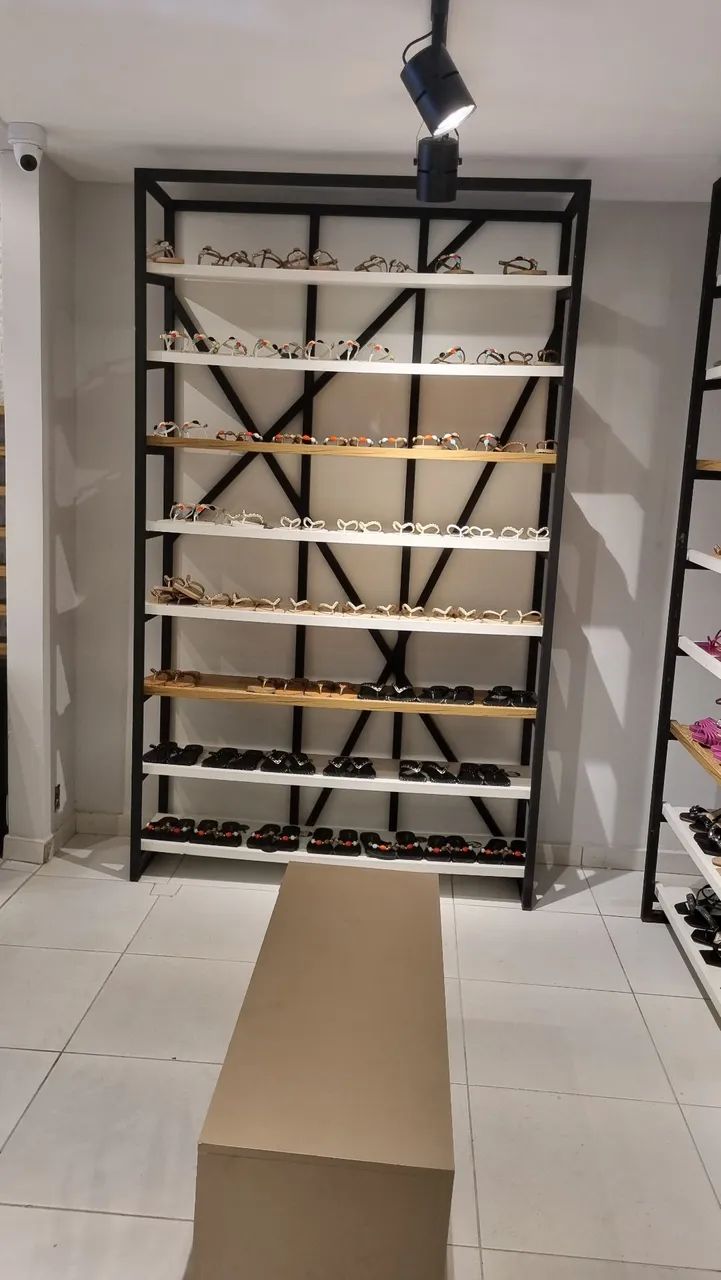 Prateleira de metalon e MDF para loja  - Foto 2