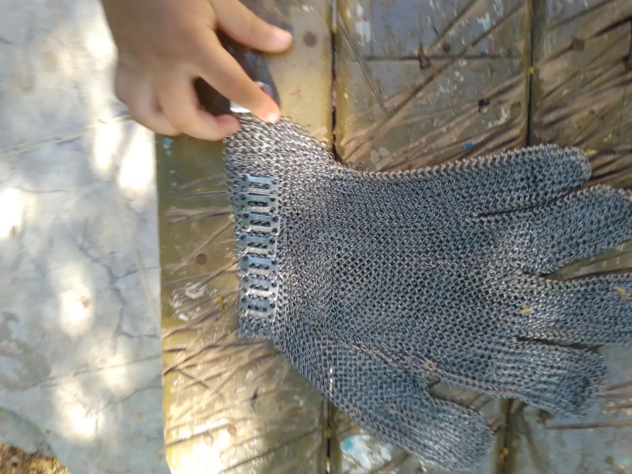 Vendo está luva de aço 