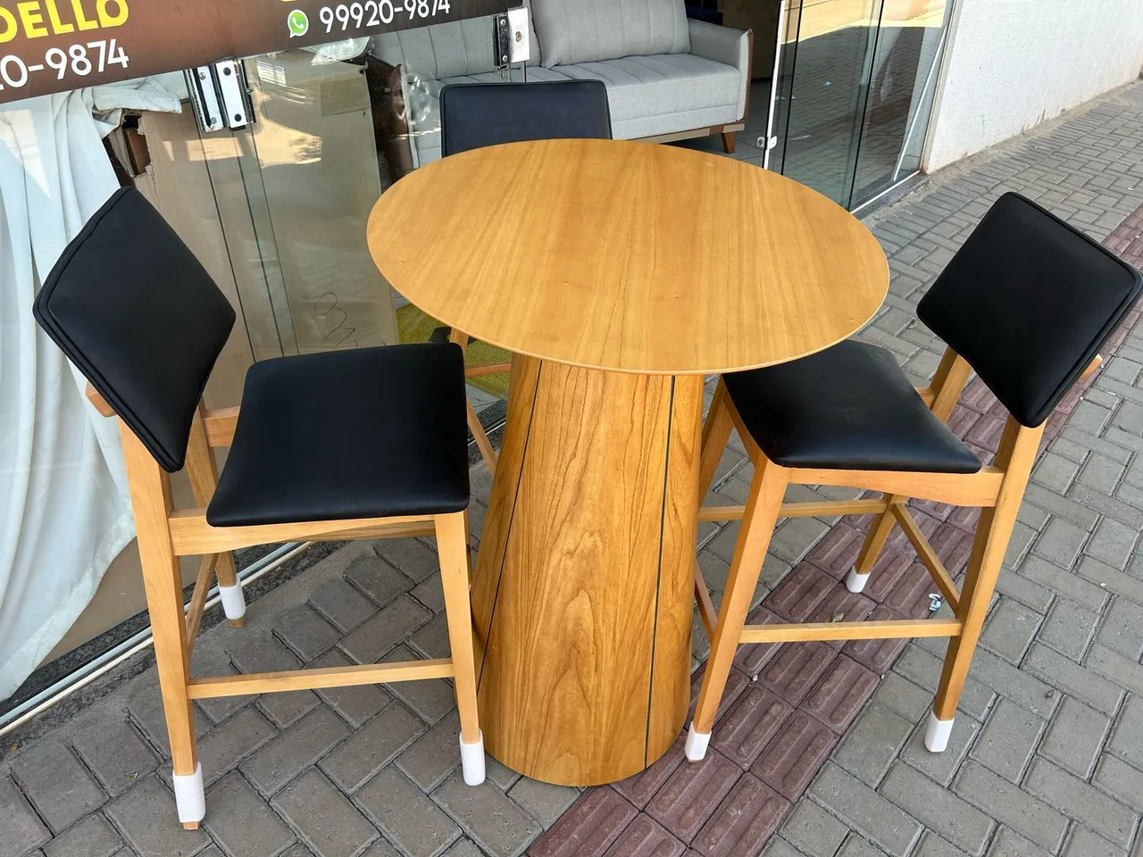 Conjunto de bistro com 3 banquetas
