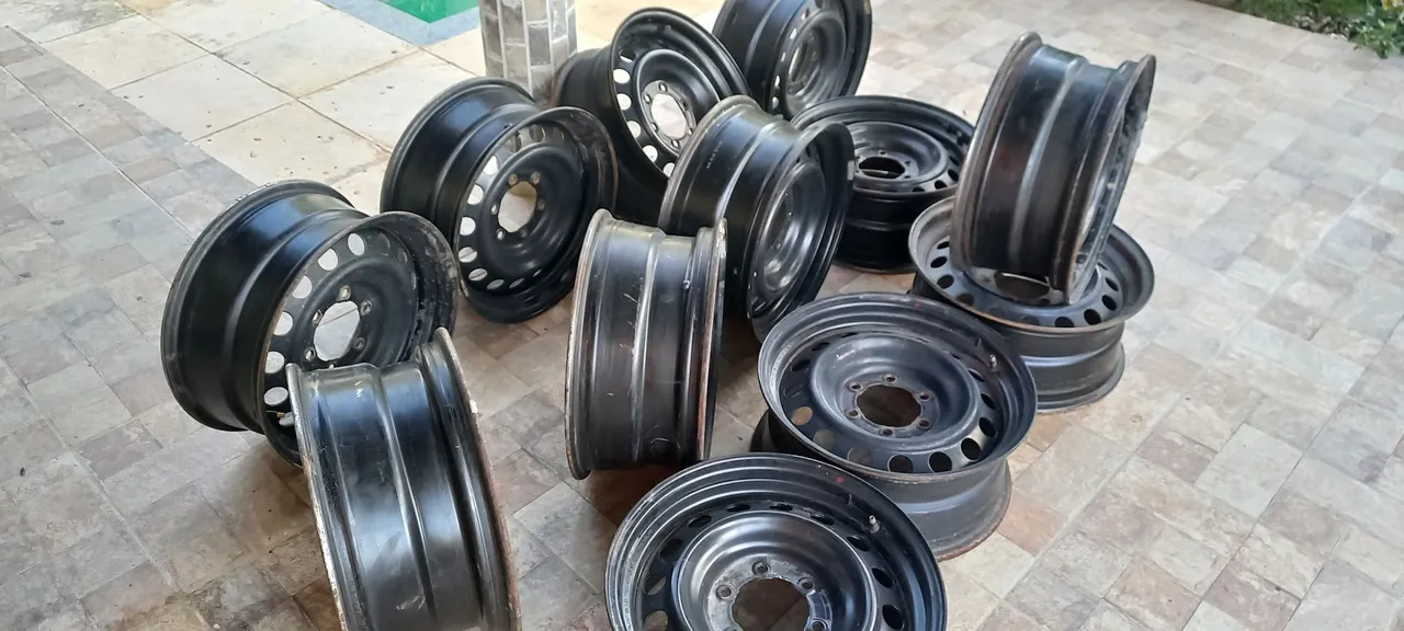 Estepe de hilux 17 com pneu