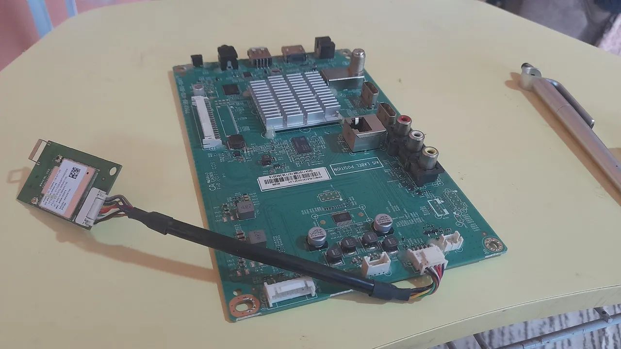 Placa principal tv aoc 43s5195/78g com hifi.Obs:atente-se no conector do display.