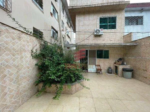 Casa com 3 dormitórios à venda, 208 m² por R$ 1.270.000,00 - Encruzilhada - Santos/SP
