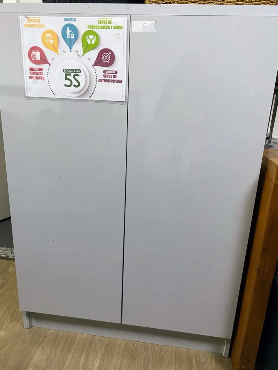 Vendo montagem de loja: Prateleiras de Aço inox e gavetões de Laca   - Foto 3