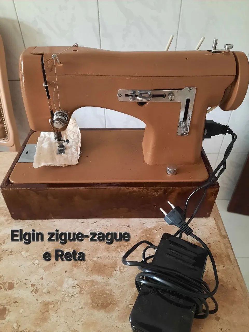 Máquina de Costura Elgin  - Foto 2