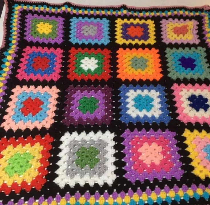 Manta de crochê colorida