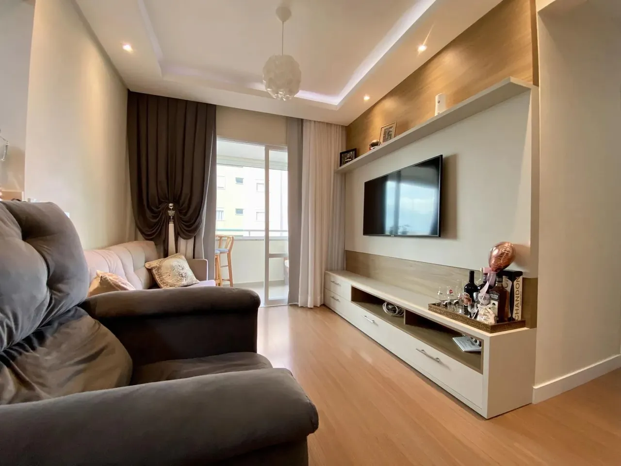 Apartamento com 3 quartos e 1 suíte em Areias São José SC.