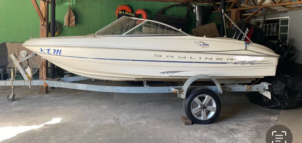 Lancha Bayliner 160 motor mercury 140 2 tempos Impecável!