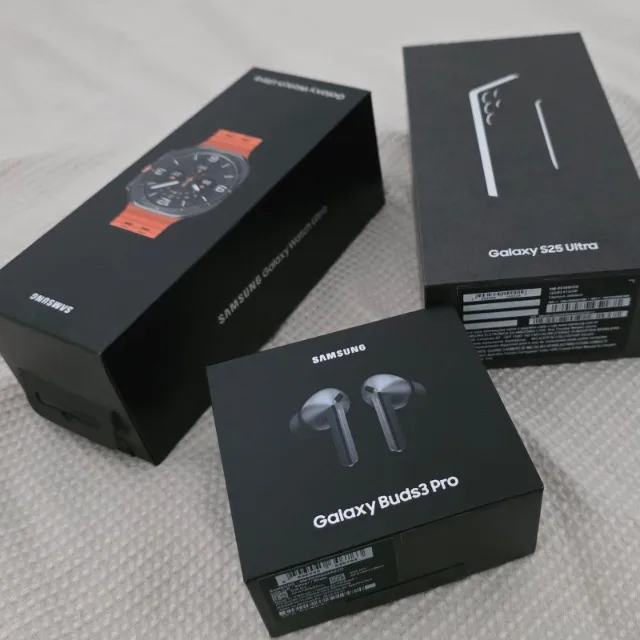 Samsung S25 Ultra & Galaxy Watch Ultra & Galaxy Bud Pro 3