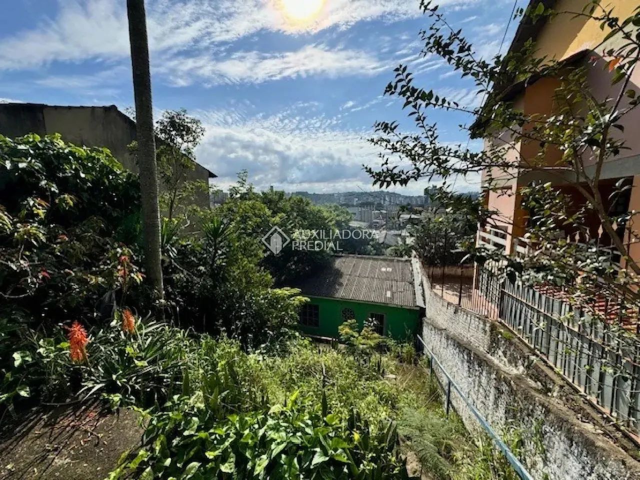 Terreno à venda no bairro Partenon com área de 300 m² e 0 dormitórios/quartos. - Foto 2