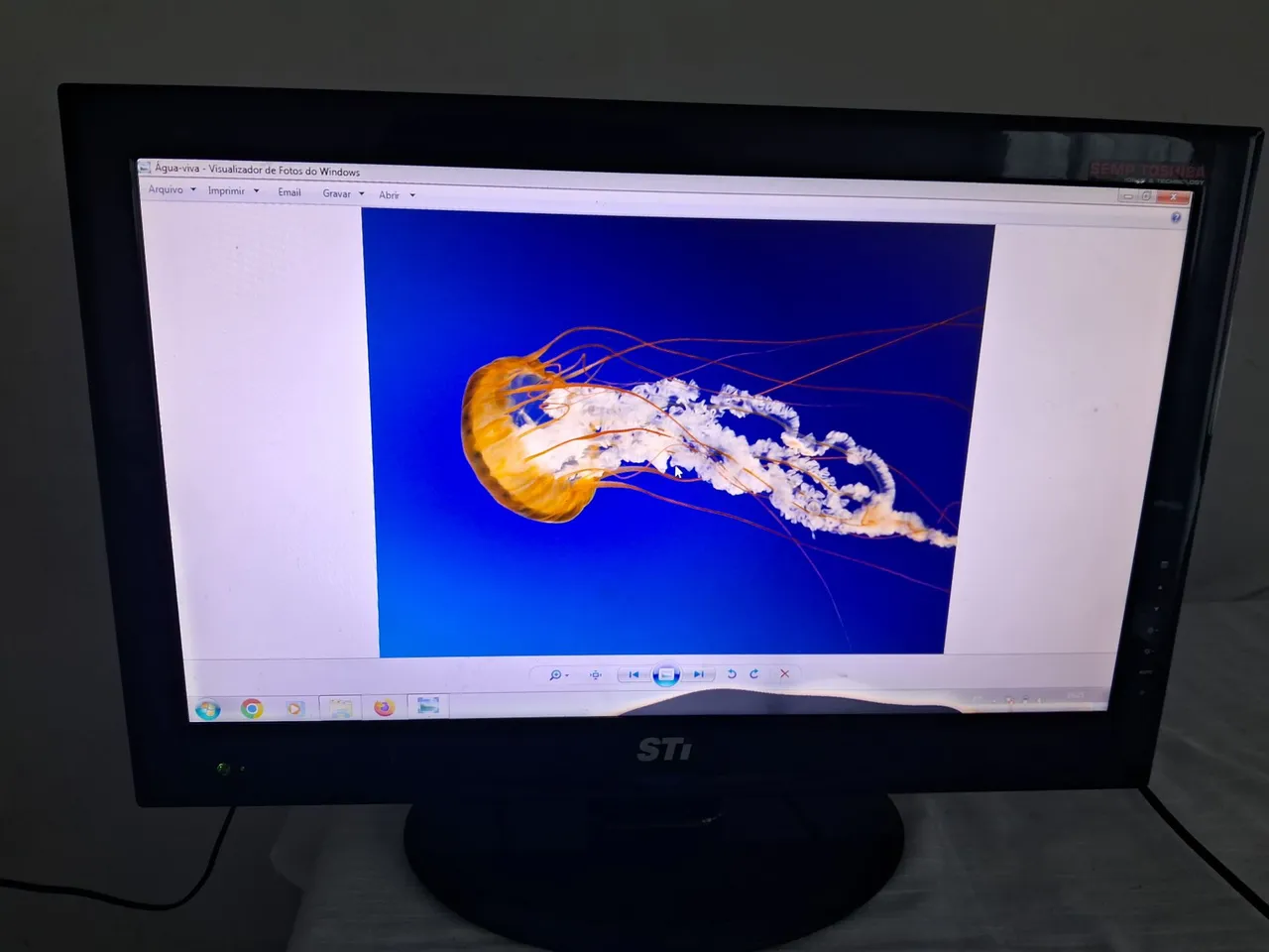 MONITOR 23 LED SEMP TOSHIBA