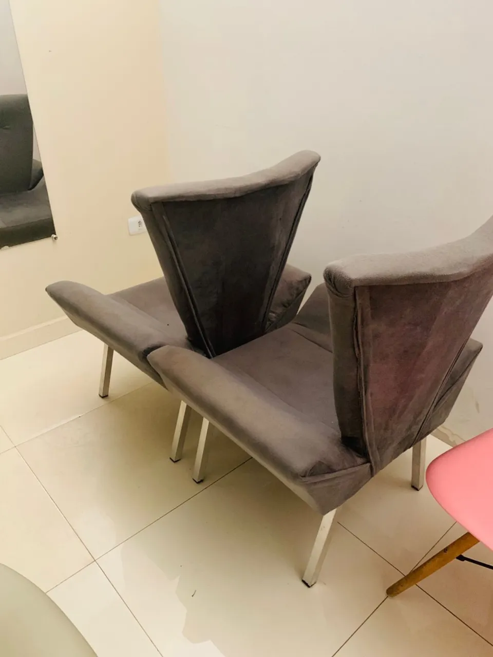 5 Cadeiras Decorativas Cinza com Design Moderno