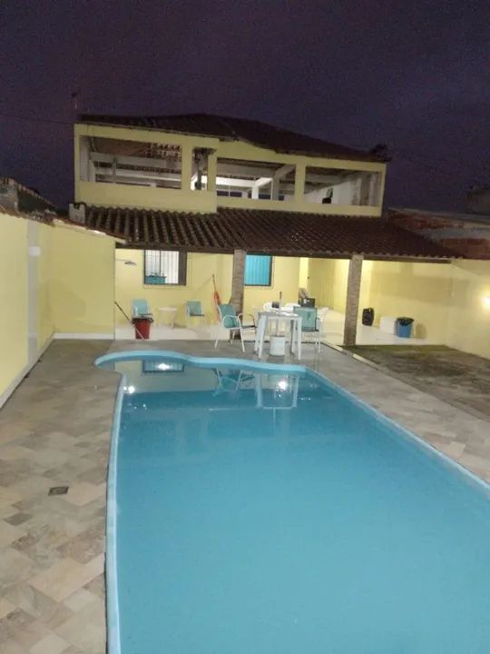 Casa com piscina para temporada em Unamar