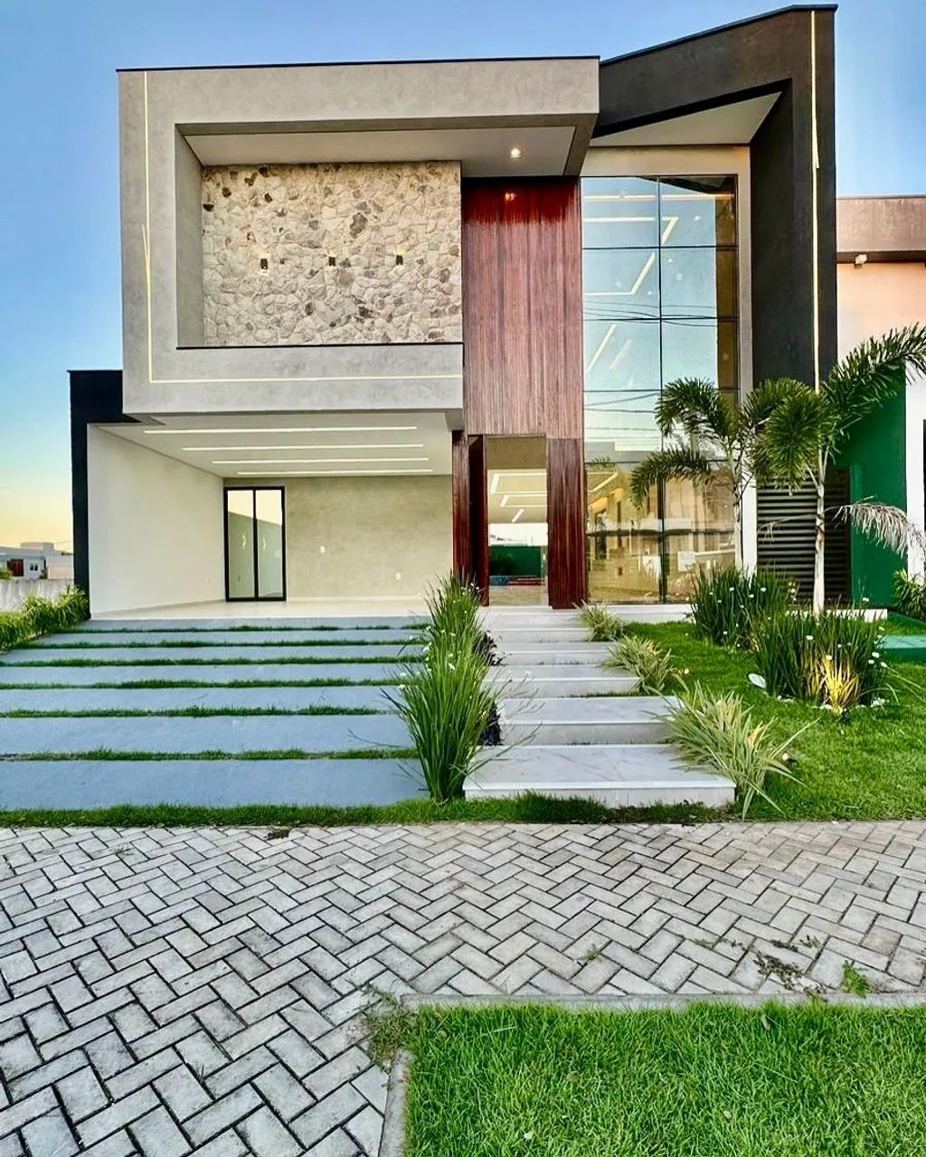 Duplex com 300M² de área construída, menor valor do m2, da Cidade Alpha Ceará  em Eusébio 