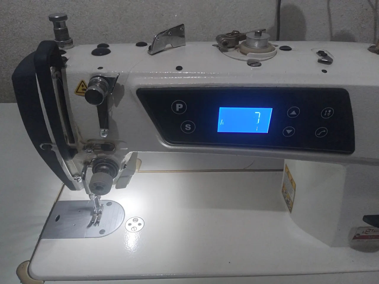 Maquina de costura reta industrial direct drive