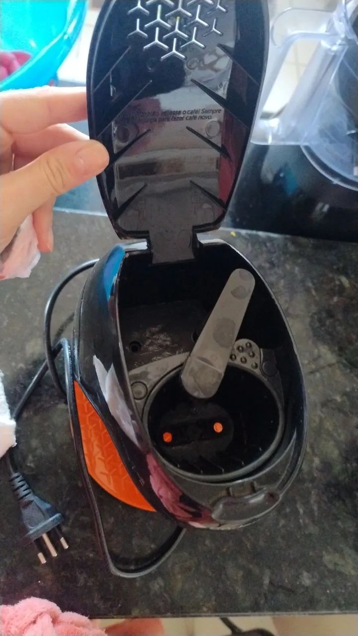 Cafeteira preta com laranja  - Foto 3