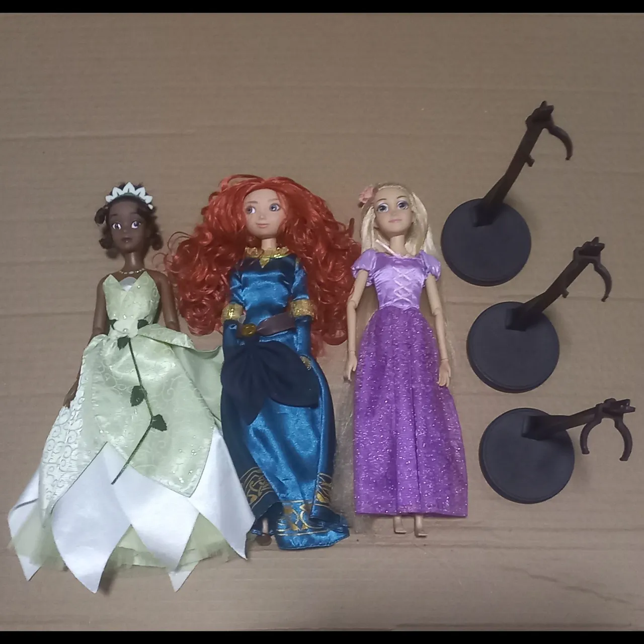 Lote de Bonecas Princesas Disney Store França - Tiana, Merida e Rapunzel