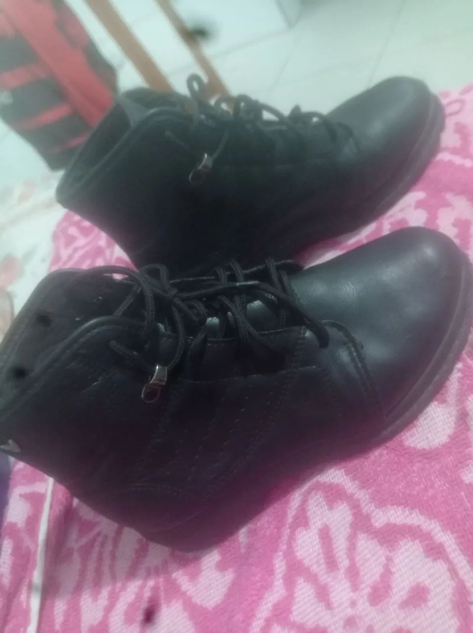 Botas de Couro preta 34 - Foto 4