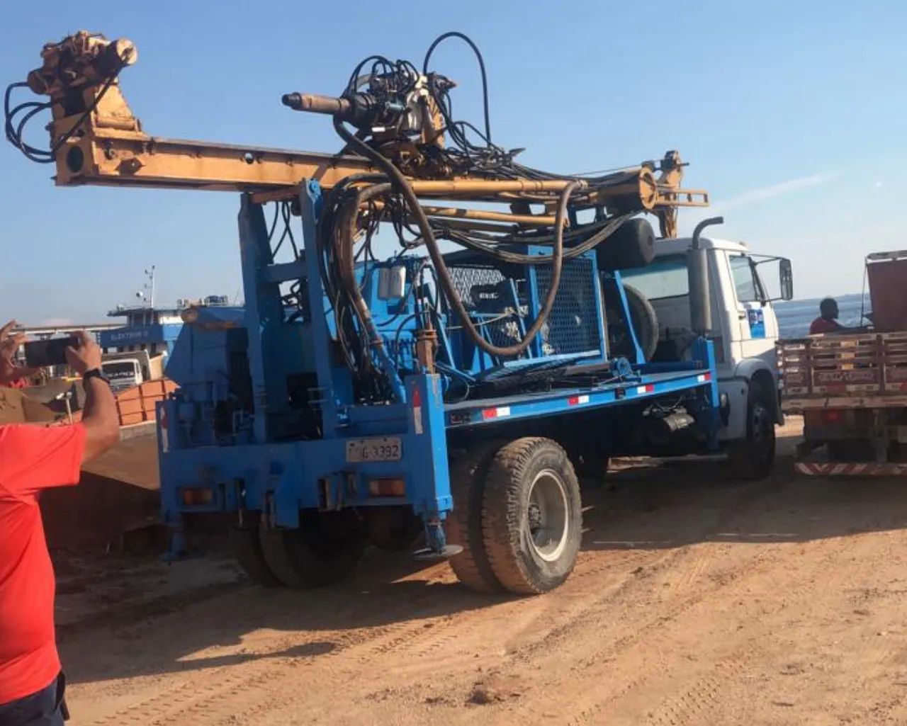 Máquina Perfuração de Poços, caminhão e compressor. - Foto 3