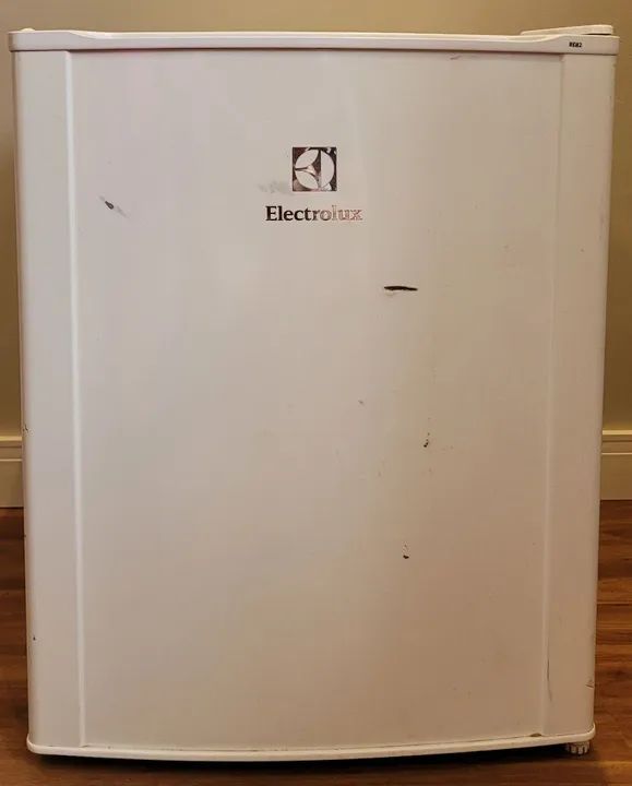 Frigobar Electrolux 80L