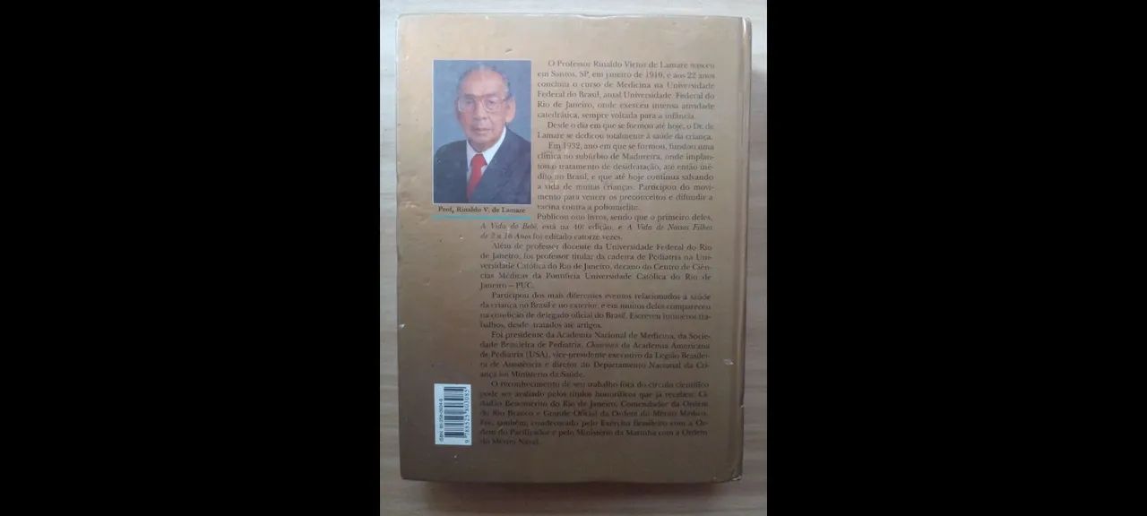  Livro "A vida do bebê "  - Foto 2