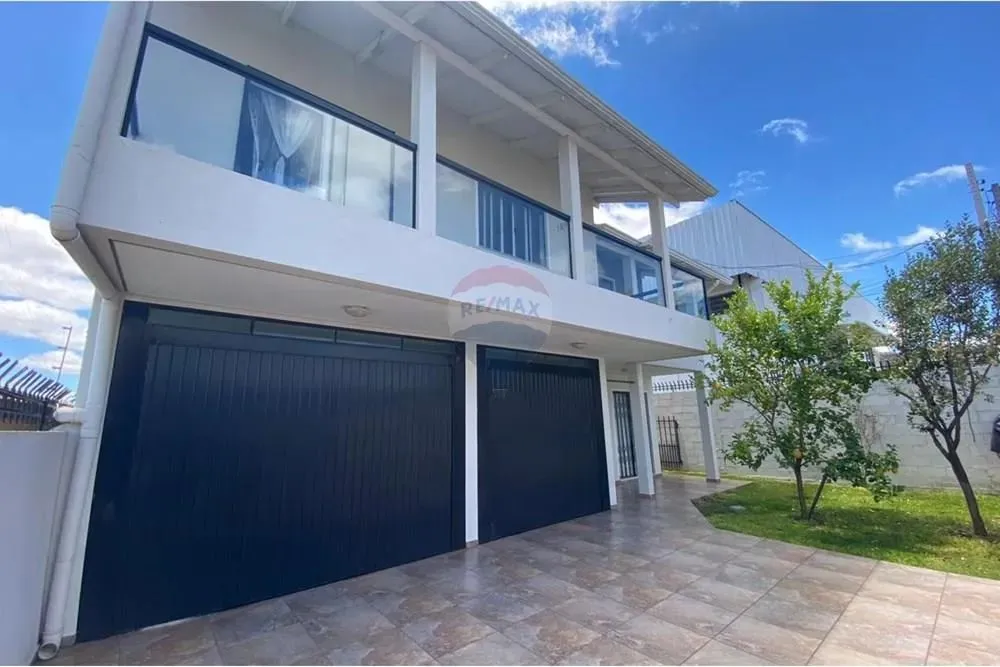 Casa com 2 suítes + 1 dormitório à Venda no bairro Triângulo