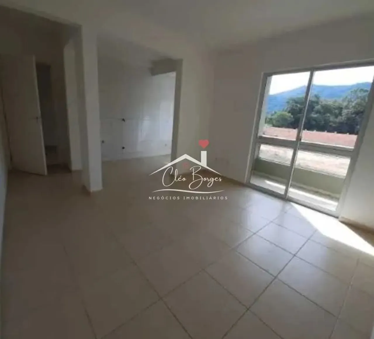 Apartamento em Santo Amaro da Imperatriz, Sul do Rio, 02 quartos
