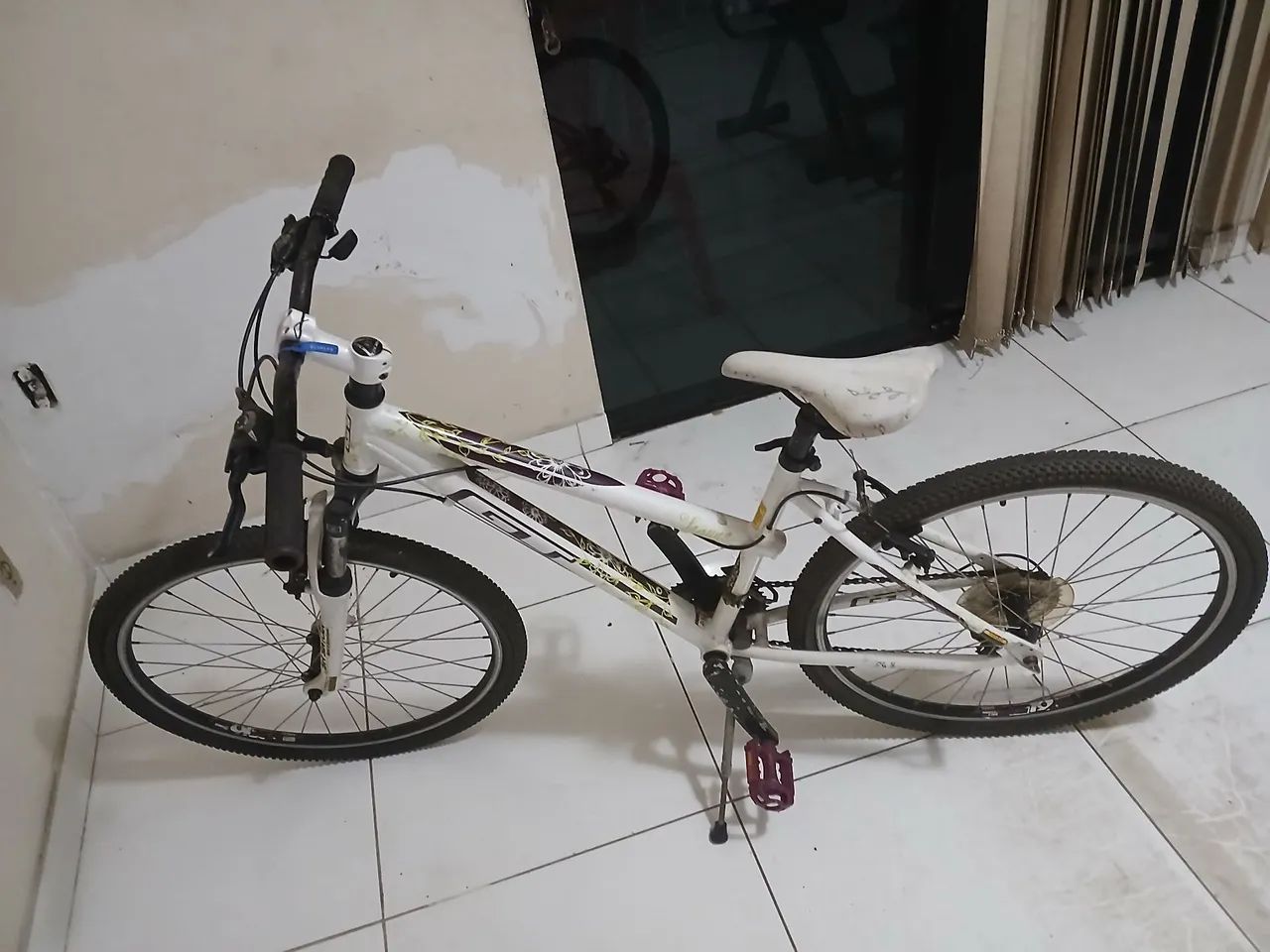 Bicicleta com  marcas aro 16 GT - Foto 2