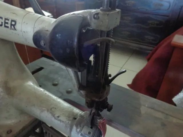 maquina sapateiro antiga funcionando ano de 1952 - Foto 4