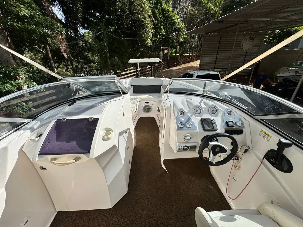 Lancha Ventura V250 Comfort Mercruiser V8 350 MAG 2012 - Foto 12