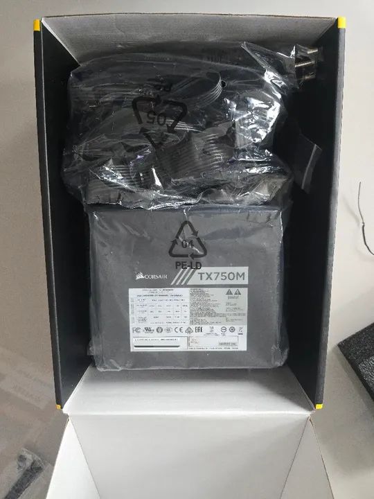 Fonte Corsair TX750M 750W 80 Plus Gold Modular - Foto 5