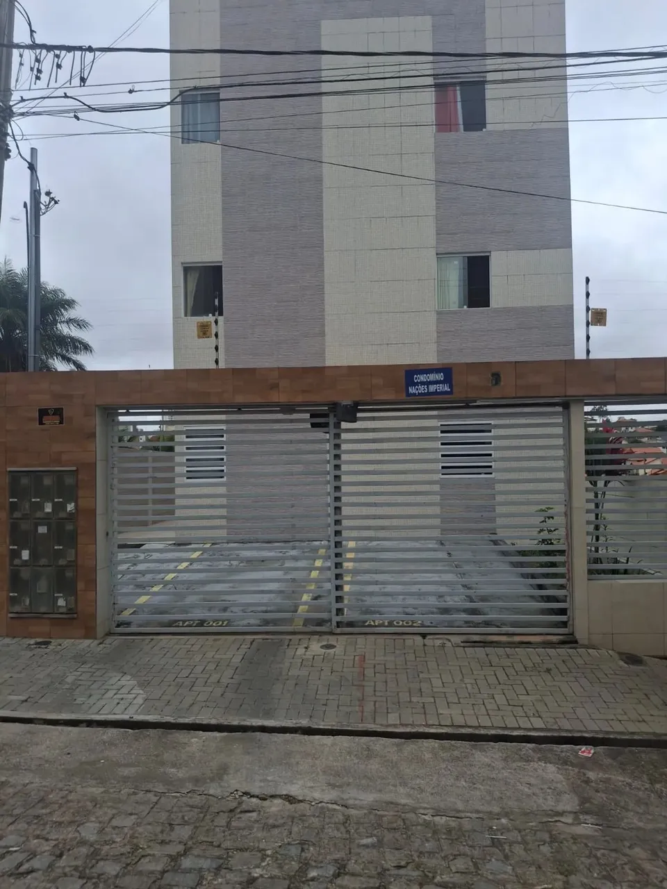 Apartamento para locação em Campina Grande com três quartos.