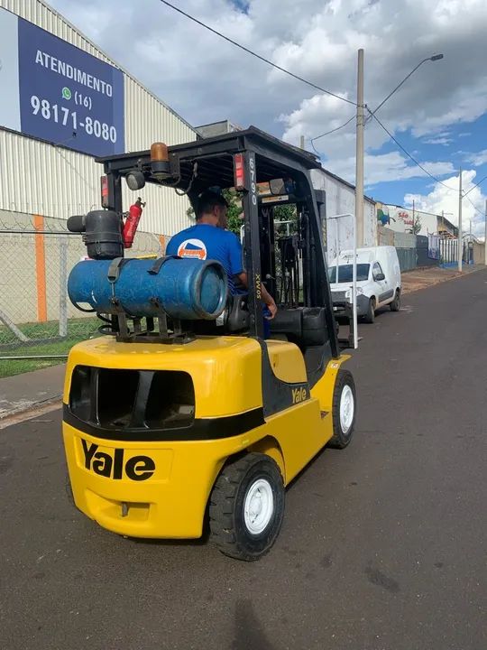 Empilhadeira Yale ano 2020 triplex deslocador