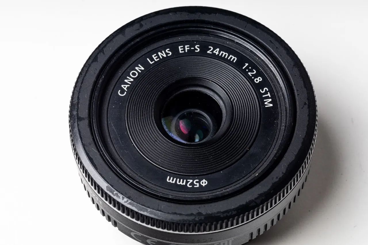 Lente Canon EF-S 24mm f/2.8 STM - Foto 2