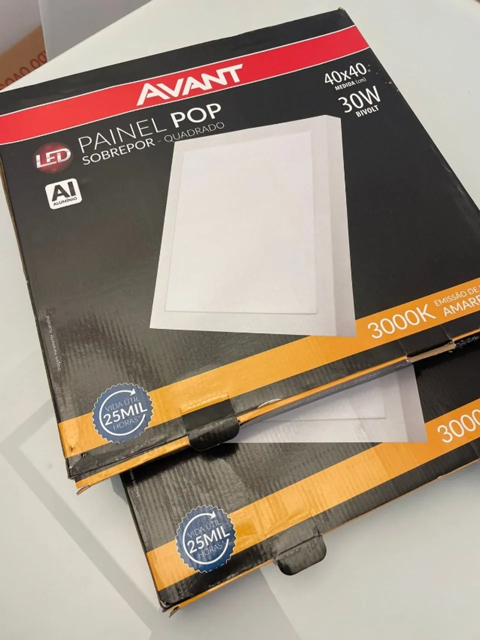Painel de LED AVANT POP 40x40 - Sobrepor - Luz Amarela 3000K - Pouco usados