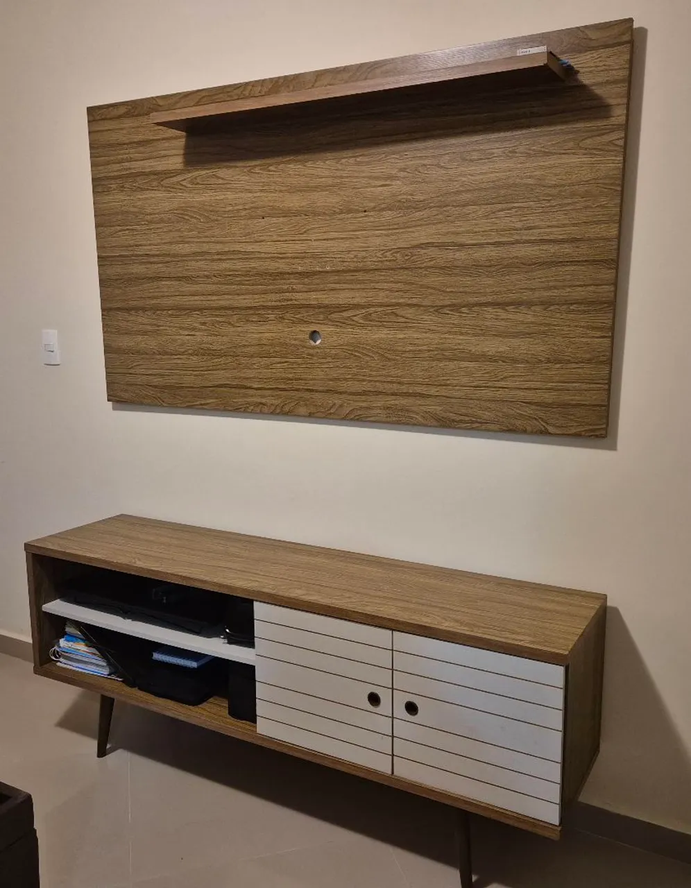 Painel e Rack para TV - Design Moderno