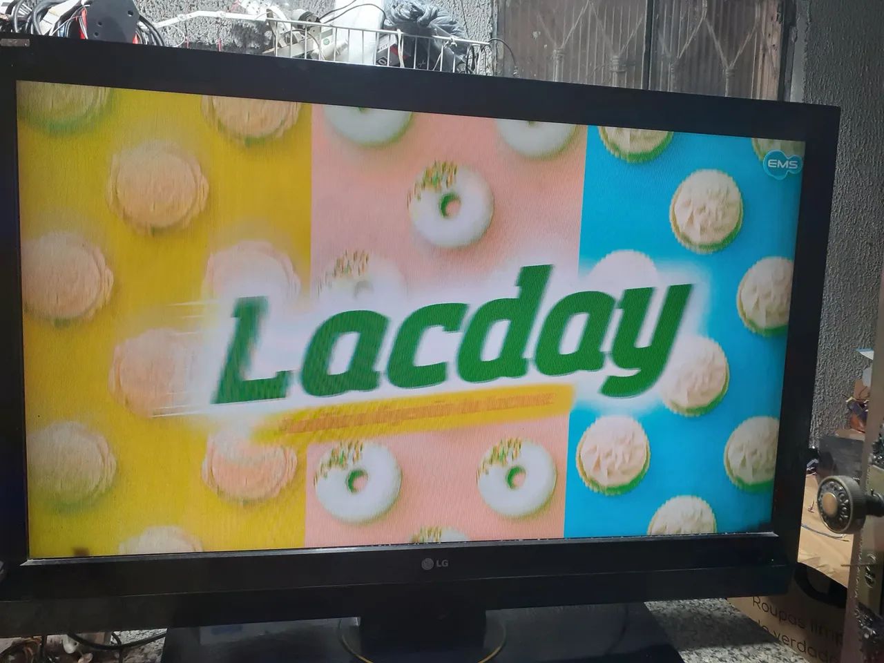 Vendo essa televisão LCD 47polegadas Full HD converso integrando 