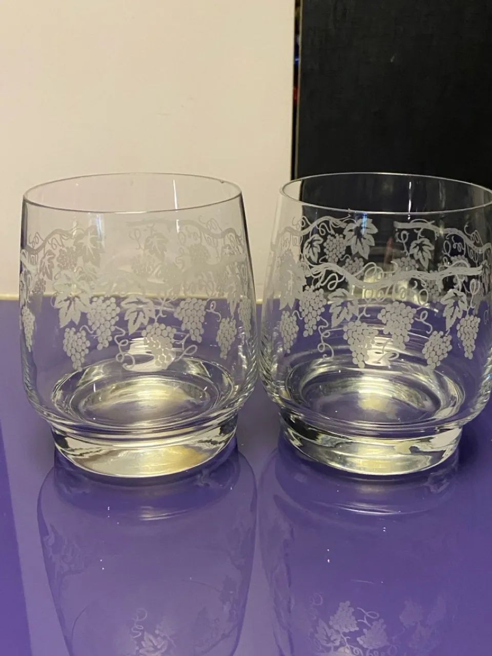 Conjunto de 02 Copos Decorativos com Detalhes de Uvas - Foto 2